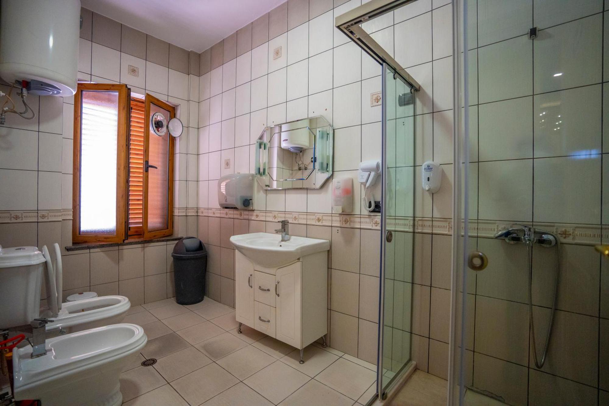 Terrace Hostel & Lounge Bar Shkodër 外观 照片